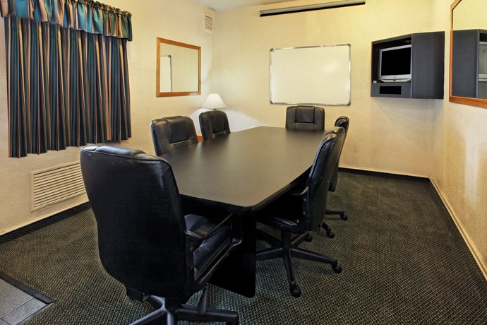 Imagen de los interiores del Hotel Holiday Inn and Suites Chihuahua Expo. Foto 15