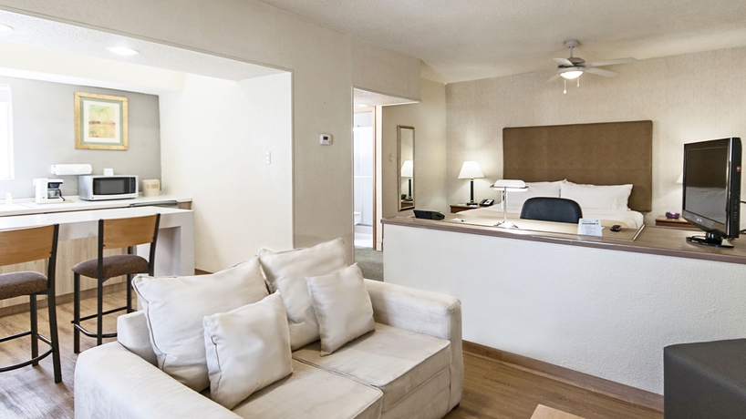 Imagen de la habitación del Hotel Holiday Inn and Suites Chihuahua Expo. Foto 5
