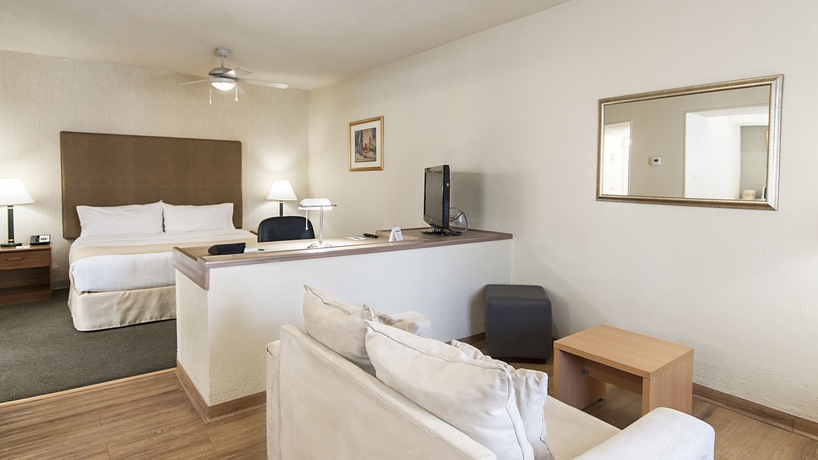 Imagen de la habitación del Hotel Holiday Inn and Suites Chihuahua Expo. Foto 6