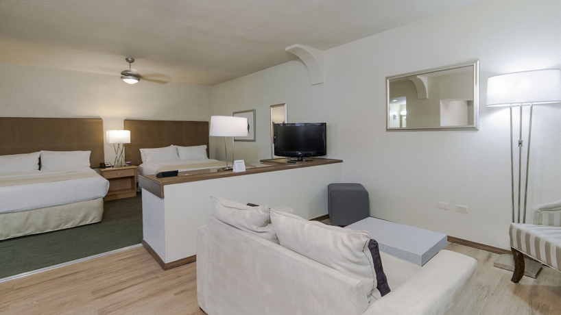 Imagen de la habitación del Hotel Holiday Inn and Suites Chihuahua Expo. Foto 7