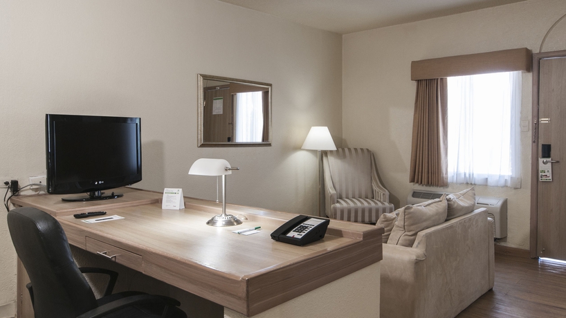 Imagen de la habitación del Hotel Holiday Inn and Suites Chihuahua Expo. Foto 10