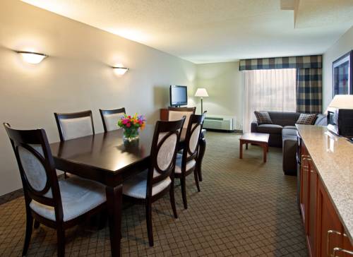 Imagen de la habitación del Hotel Holiday Inn and Suites Cincinnati - Eastgate, An Ihg. Foto 6