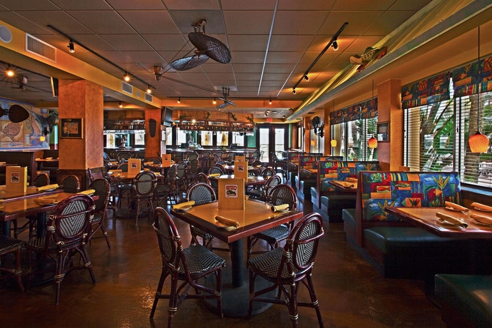 Imagen del bar/restaurante del Hotel Holiday Inn and Suites Clearwater Beach, An Ihg. Foto 3
