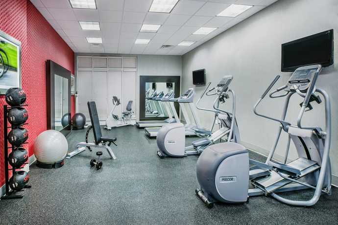 Imagen de los interiores del Hotel Holiday Inn and Suites College Station - Aggieland, an IHG. Foto 17