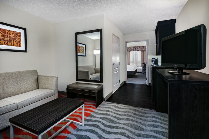 Imagen de la habitación del Hotel Holiday Inn and Suites College Station - Aggieland, an IHG. Foto 10