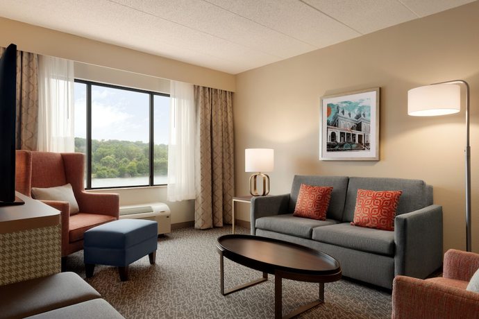 Imagen de la habitación del Hotel Holiday Inn and Suites Council Bluffs I-29, an IHG. Foto 11