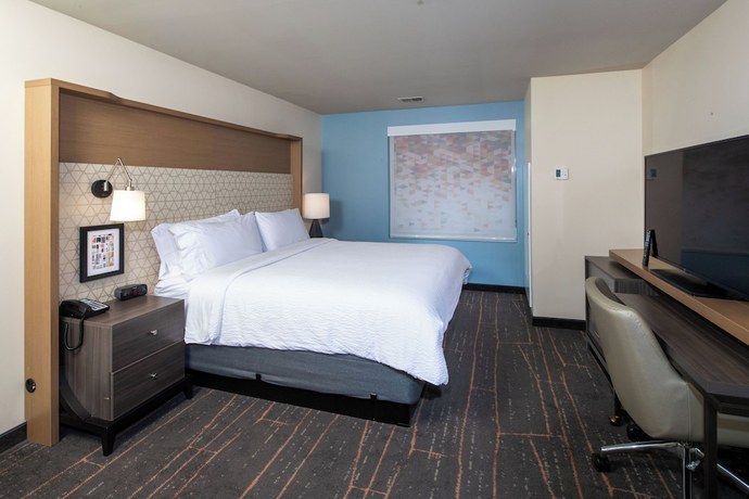 Imagen de la habitación del Hotel Holiday Inn and Suites Detroit - Troy, an IHG. Foto 4