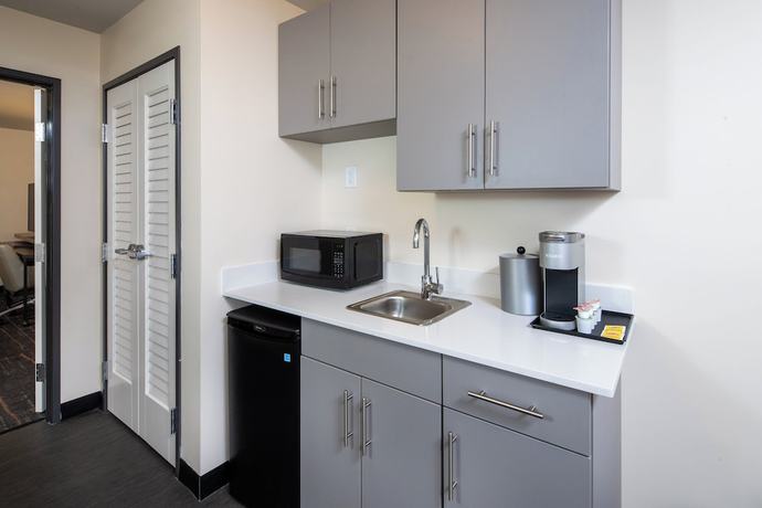Imagen de la habitación del Hotel Holiday Inn and Suites Detroit - Troy, an IHG. Foto 6