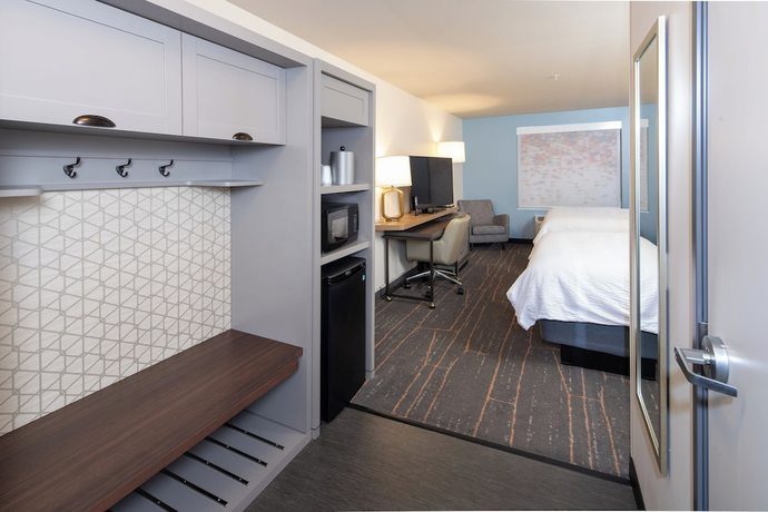 Imagen de la habitación del Hotel Holiday Inn and Suites Detroit - Troy, an IHG. Foto 19
