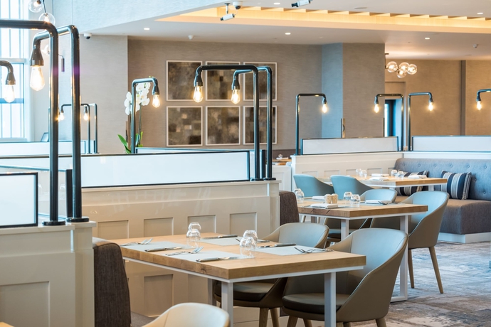 Imagen del bar/restaurante del Hotel Holiday Inn and Suites Dubai Festival City, An Ihg. Foto 13