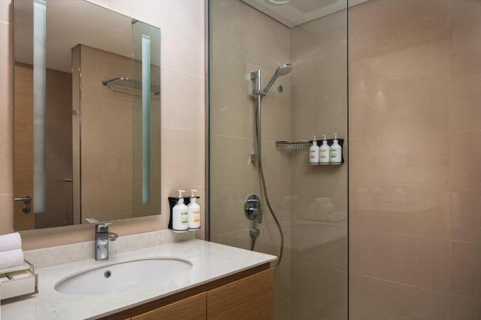 Imagen general del Hotel Holiday Inn and Suites Dubai Science Park, An Ihg. Foto 11