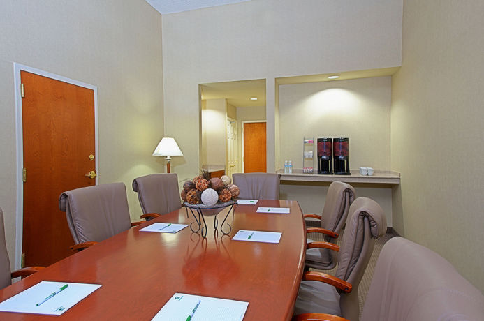 Imagen de los exteriores del Hotel Holiday Inn and Suites Goodyear - West Phoenix Area. Foto 6