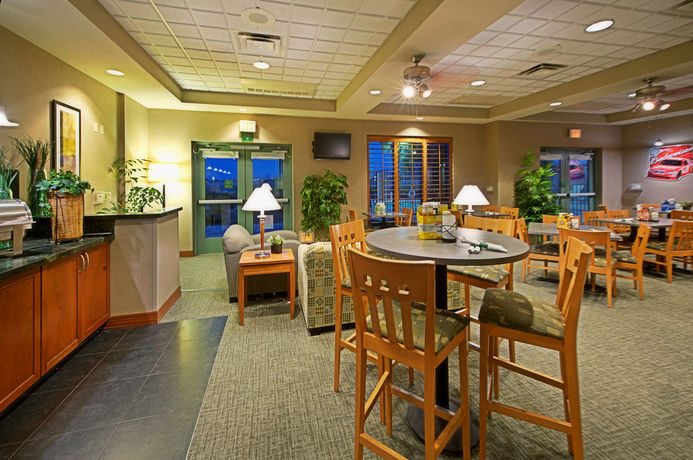 Imagen de los exteriores del Hotel Holiday Inn and Suites Goodyear - West Phoenix Area. Foto 9