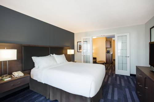 Imagen de la habitación del Hotel Holiday Inn and Suites Grande Prairie Conference Center, An Ihg. Foto 12
