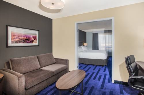 Imagen de la habitación del Hotel Holiday Inn and Suites Grande Prairie Conference Center, An Ihg. Foto 14
