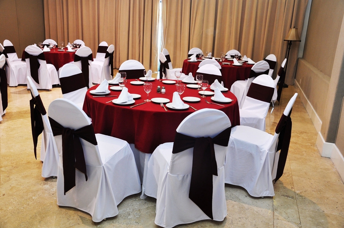 Imagen de los interiores del Hotel Holiday Inn and Suites Guadalajara-centro Historico, An Ihg. Foto 11