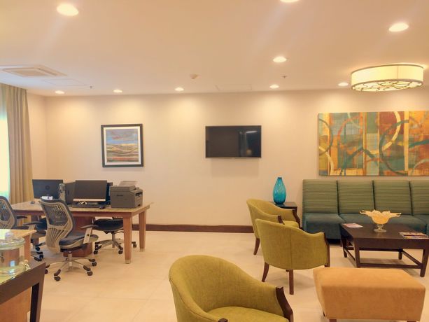 Imagen de los interiores del Hotel Holiday Inn and Suites Hermosillo Aeropuerto, An Ihg. Foto 8