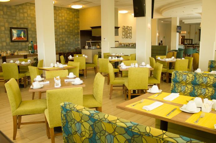 Imagen de la habitación del Hotel Holiday Inn and Suites Hermosillo Aeropuerto, An Ihg. Foto 4