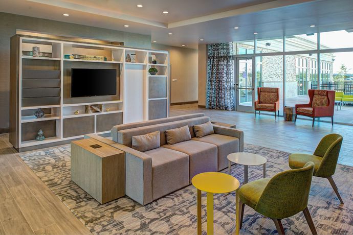 Imagen del bar/restaurante del Hotel Holiday Inn and Suites Houston West - Katy Mills, an IHG. Foto 4