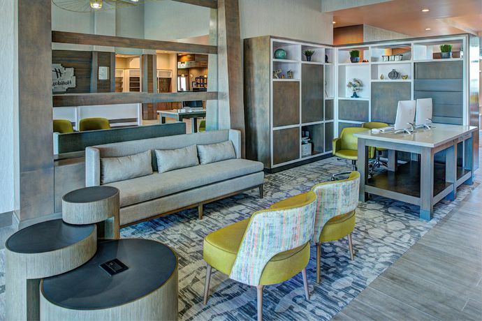 Imagen de los interiores del Hotel Holiday Inn and Suites Houston West - Katy Mills, an IHG. Foto 20