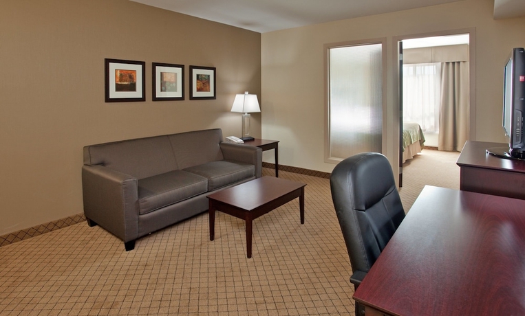 Imagen de la habitación del Hotel Holiday Inn and Suites Kamloops, An Ihg. Foto 11