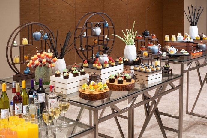 Imagen del bar/restaurante del Hotel Holiday Inn and Suites Lanzhou Center, An Ihg. Foto 3