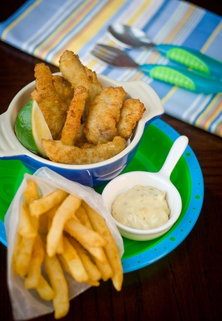 Imagen del bar/restaurante del Hotel Holiday Inn and Suites Makati, An Ihg. Foto 4