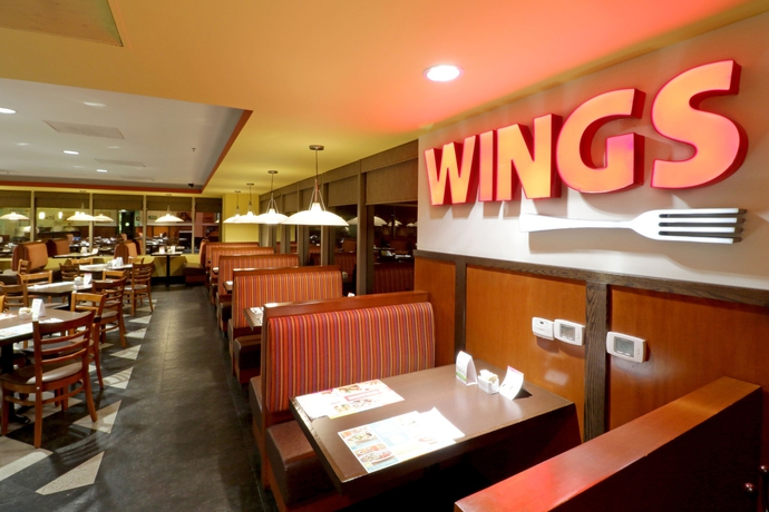 Imagen del bar/restaurante del Hotel Holiday Inn and Suites Medica Sur, An Ihg. Foto 3