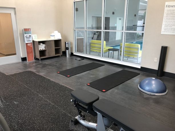 Imagen de los interiores del Hotel Holiday Inn and Suites Memphis Southeast-Germantown, an IHG. Foto 15