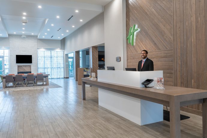 Imagen de los interiores del Hotel Holiday Inn and Suites Memphis Southeast-Germantown, an IHG. Foto 16