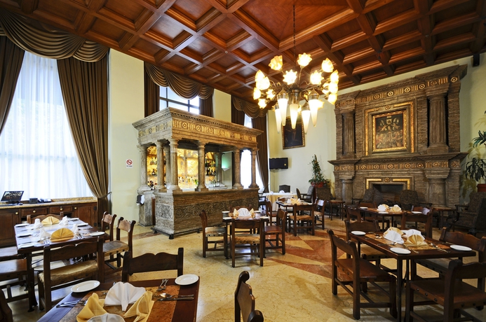 Imagen del bar/restaurante del Hotel Holiday Inn and Suites Mexico Zona Reforma, An Ihg. Foto 3