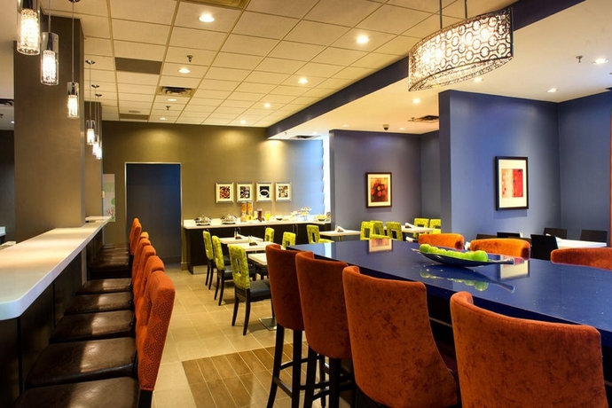 Imagen general del Hotel Holiday Inn and Suites Mississauga, An Ihg. Foto 4