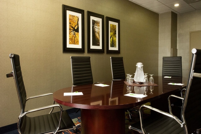 Imagen general del Hotel Holiday Inn and Suites Mississauga, An Ihg. Foto 14