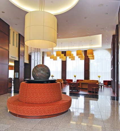 Imagen de los interiores del Hotel Holiday Inn and Suites Montreal Airport, An Ihg. Foto 12