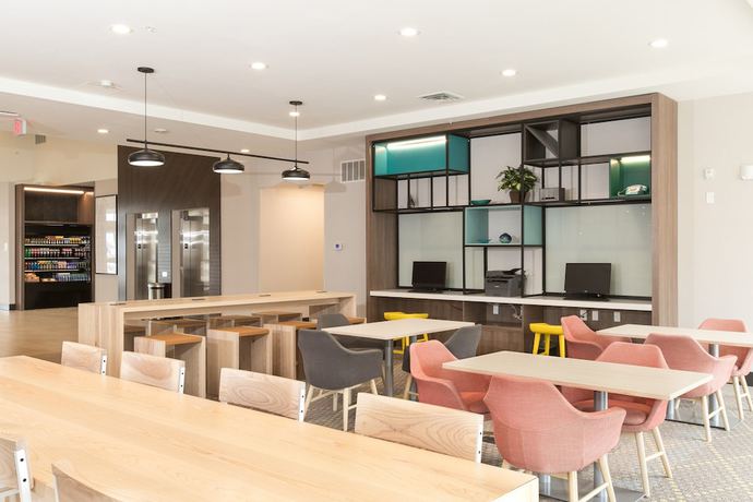 Imagen de los interiores del Hotel Holiday Inn and Suites Mount Pleasant, an IHG. Foto 18