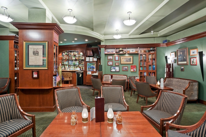 Imagen del bar/restaurante del Hotel Holiday Inn and Suites North Vancouver, An Ihg. Foto 2