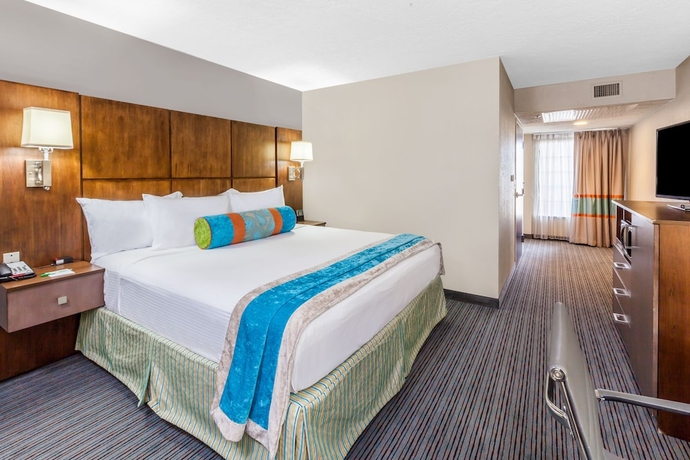 Imagen de la habitación del Hotel Holiday Inn and Suites Oklahoma City North, An Ihg. Foto 11