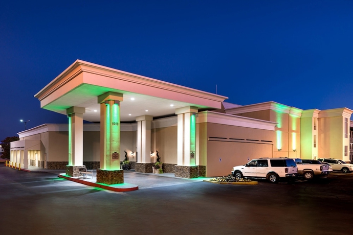 Imagen general del Hotel Holiday Inn and Suites Oklahoma City North, An Ihg. Foto 2