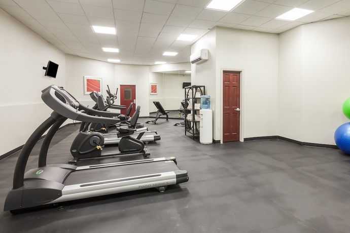 Imagen de los interiores del Hotel Holiday Inn and Suites Oklahoma City North, An Ihg. Foto 17