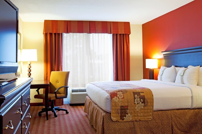 Imagen de la habitación del Hotel Holiday Inn and Suites Orange Park, An Ihg. Foto 9
