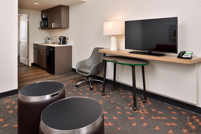 Imagen de la habitación del Hotel Holiday Inn and Suites Orlando I-Drive Theme Parks by IHG. Foto 7