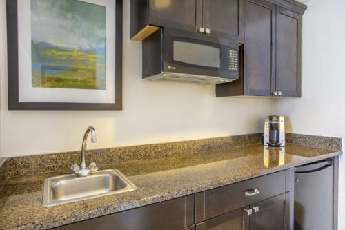 Imagen de la habitación del Hotel Holiday Inn and Suites Parsippany Fairfield, An Ihg. Foto 1