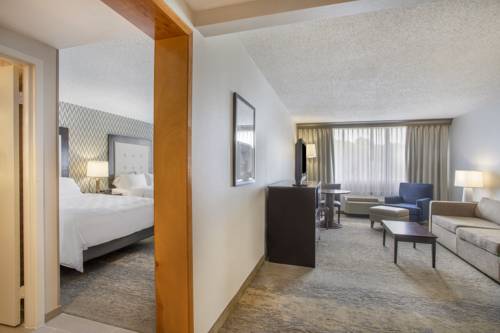 Imagen de la habitación del Hotel Holiday Inn and Suites Parsippany Fairfield, An Ihg. Foto 3
