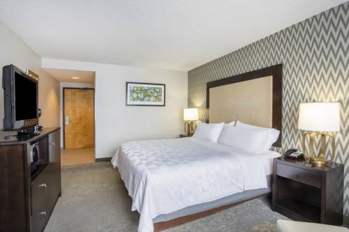 Imagen de la habitación del Hotel Holiday Inn and Suites Parsippany Fairfield, An Ihg. Foto 4
