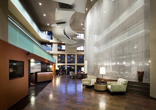 Imagen de los interiores del Hotel Holiday Inn and Suites Phoenix Airport North, An Ihg. Foto 5
