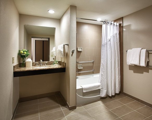 Imagen de la habitación del Hotel Holiday Inn and Suites Phoenix Airport North, An Ihg. Foto 2