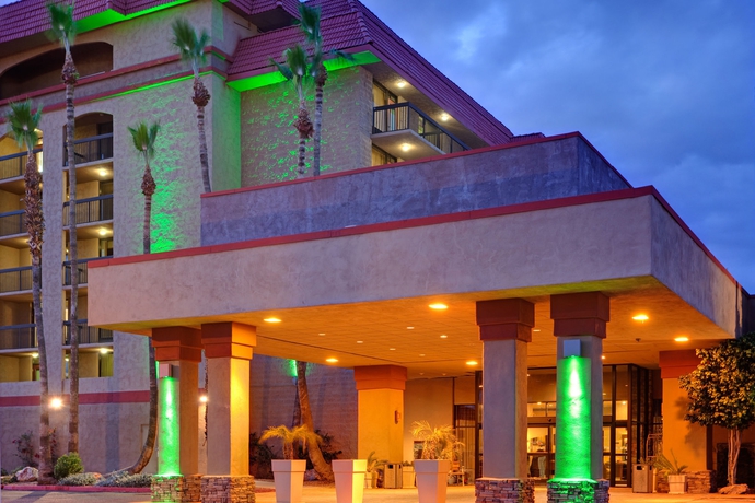 Imagen de los exteriores del Hotel Holiday Inn and Suites Phoenix-mesa/chandler, An Ihg. Foto 6
