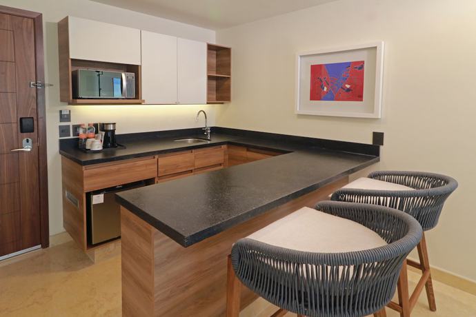 Imagen de la habitación del Hotel Holiday Inn and Suites Puerto Vallarta Marina and Golf, An Ihg. Foto 12