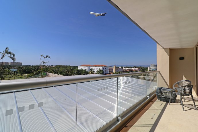 Imagen de la habitación del Hotel Holiday Inn and Suites Puerto Vallarta Marina and Golf, An Ihg. Foto 14