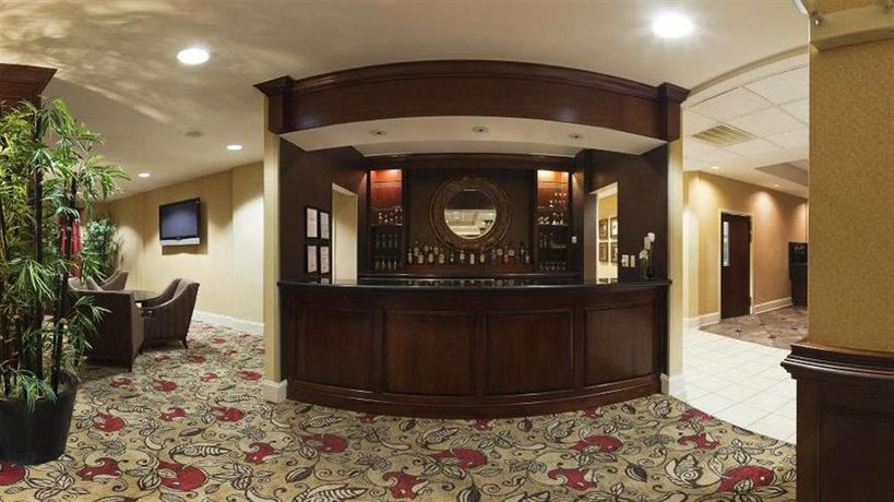 Imagen del bar/restaurante del Hotel Holiday Inn and Suites Raleigh / Cary, An Ihg. Foto 2